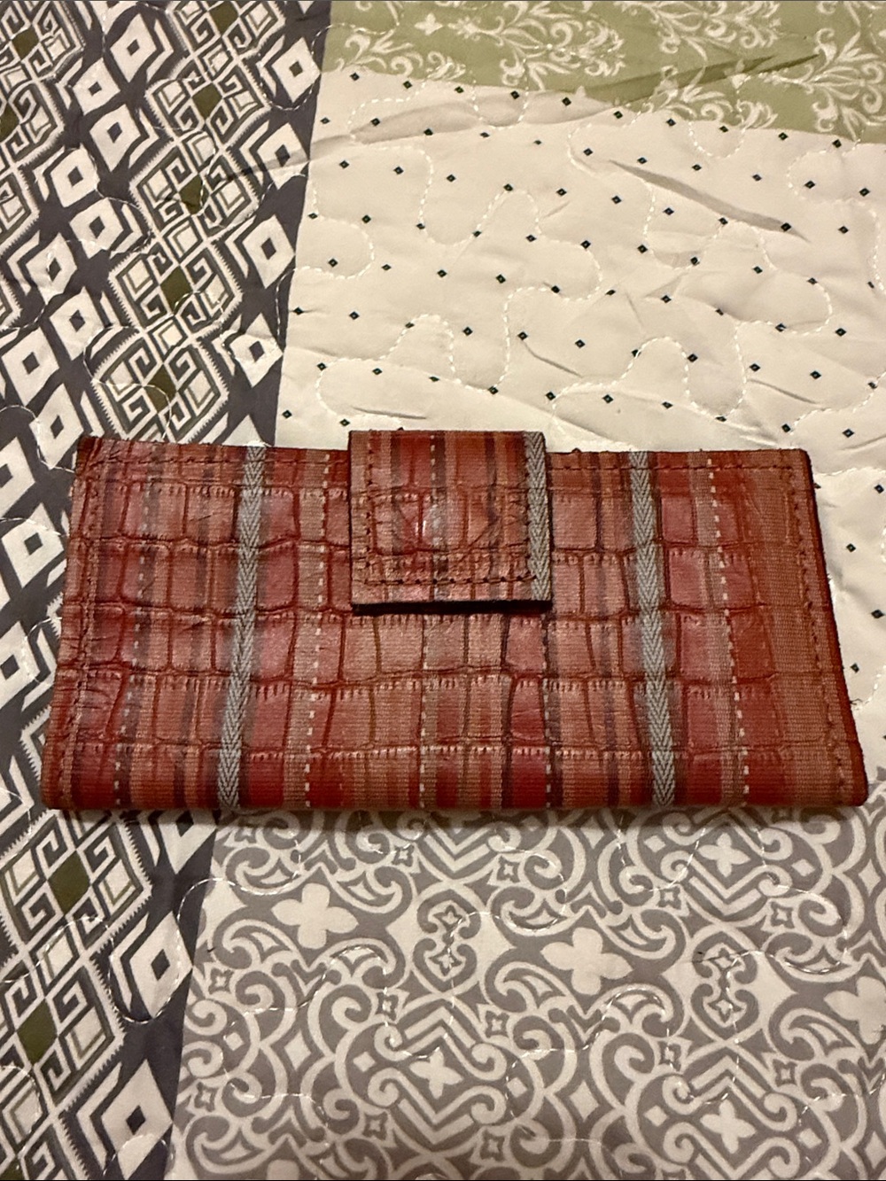 Leather 100% Brown Croc-Embossed Wallet Clutch